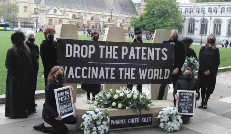 Aşı patentlerine protesto: Aşı stoklamaya son verin