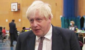 Boris Johnson’dan kış için güçlendirici doz çağrısı