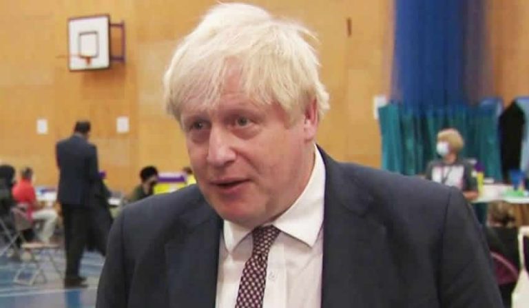 Boris Johnson’dan kış için güçlendirici doz çağrısı