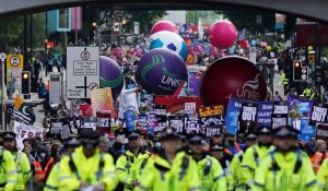 Brexit karşıtları Manchester’da sokaklara döküldü