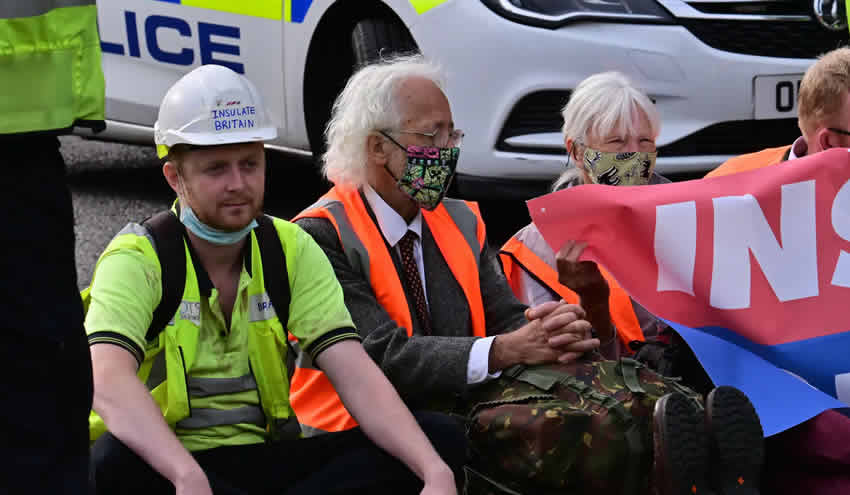 Çevre için gösteriler düzenleyen yüzlerce protestocuya gözaltı