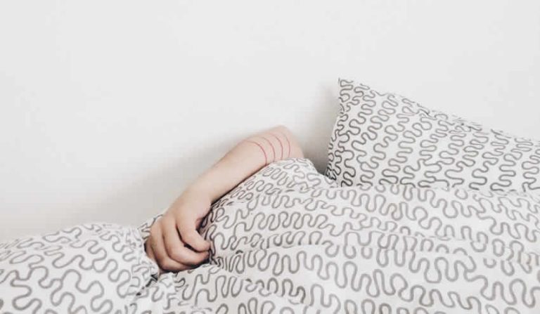 Günde 8 saat yatarak yıllık 24 bin sterlin kazanma imkanı