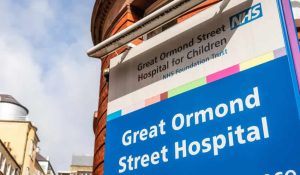 Londra’da hastanede yaşanan ‘tutkal’ skandalında soruşturma sürüyor