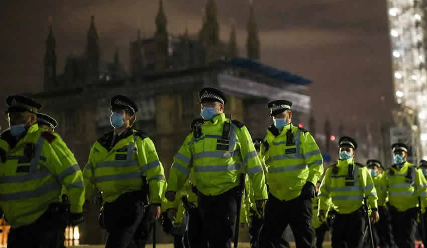 M.vekilleri ve diplomatları koruyan polis memuru tecavüzle suçlandı