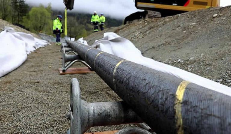 ‘Dünyanın en uzun elektrik iletim hattı’ çalışmaya başladı