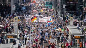 “Avrupa’da Covid nedeniyle yüz binlerce can kaybı olabilir” uyarısı