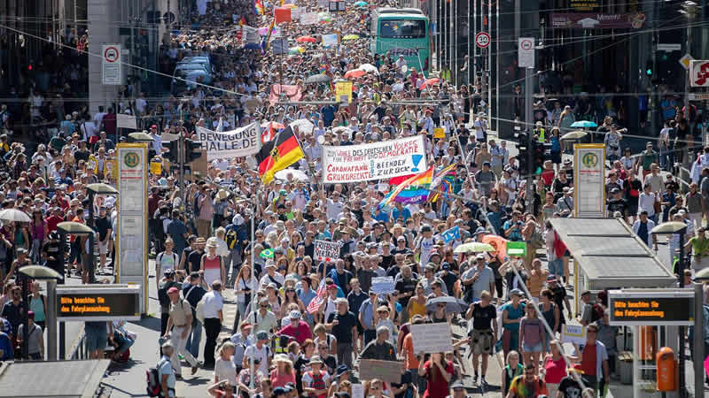 “Avrupa’da Covid nedeniyle yüz binlerce can kaybı olabilir” uyarısı