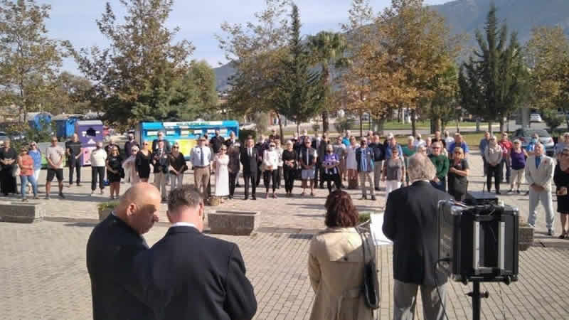 Fethiye’de yaşayan İngilizler’den Atatürk’e saygı duruşu