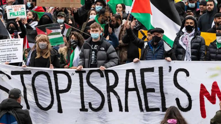 İngiltere’de 95 üniversite İsrail Devleti’ni eleştirmeyi yasakladı