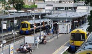 Londra’da gece tren hatları Noel’den önce tekrar hizmete girecek