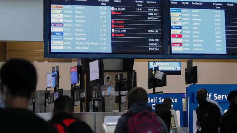 Omicron sonrası İngiltere’nin yeni seyahat kuralları neler?