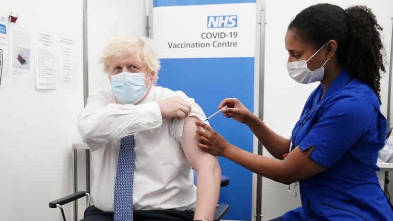 Başbakan Boris Johnson, 3’üncü doz aşısını yaptırdı