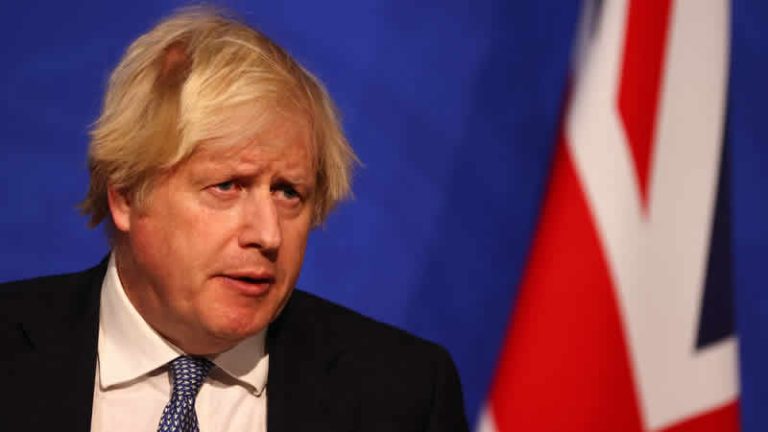 Başbakan Johnson, yeni Covid-19 önlemlerini açıkladı