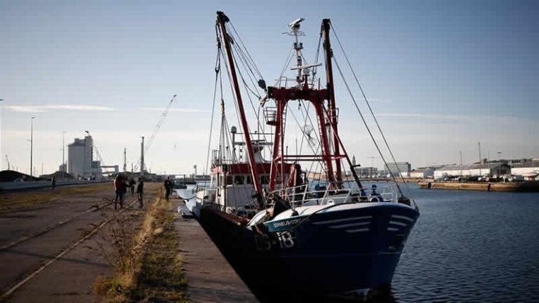 Fransa, balıkçılık krizinde İngiltere’ye misilleme tehdidini yineledi