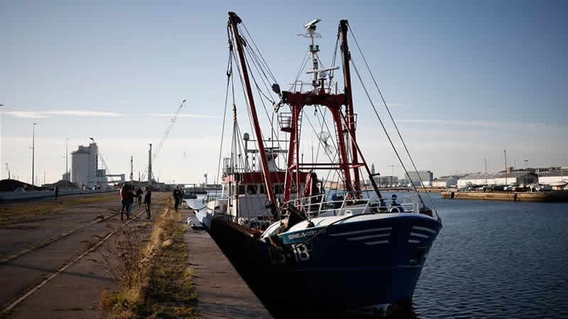 Fransa, balıkçılık krizinde İngiltere’ye misilleme tehdidini yineledi
