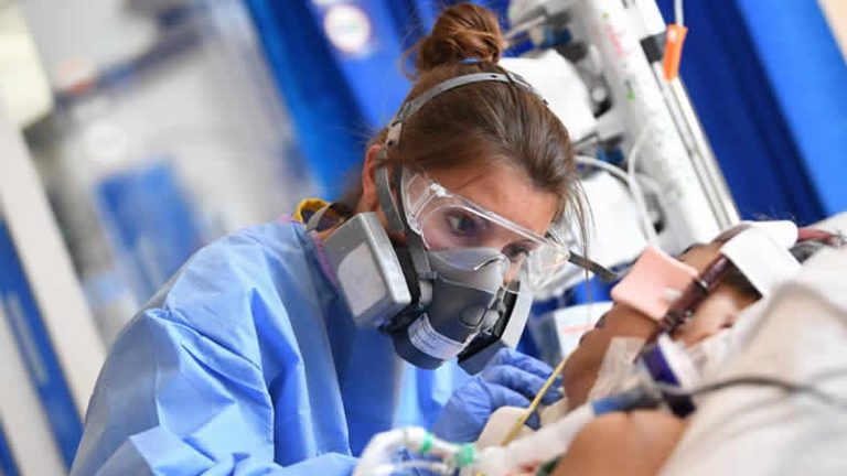 İngiltere’de Covid-19’a yakalanıp iyileşenlerin sayısı açıklandı