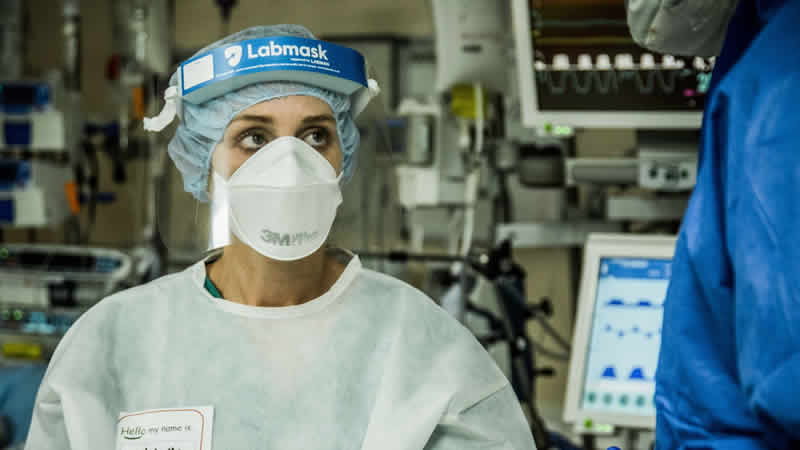 İngiltere’de sağlık çalışanlarının Covid aşısı yaptırması zorunlu hale geldi