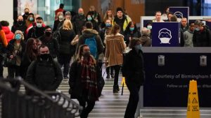 İngiltere’deki Omicron vaka sayısı bir günde 10 bin arttı