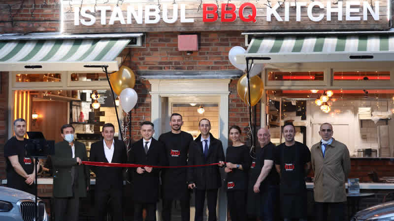 Masal gibi bir köyde Türk restoranı açıldı