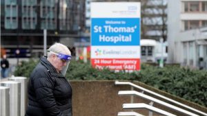 Omicron nedeniyle hastanede tedavi gören kişi sayısı açıklandı