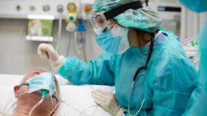 Omicron’a yakalananların hastane bakımına ihtiyaç duyma olasılığı %70 daha düşük