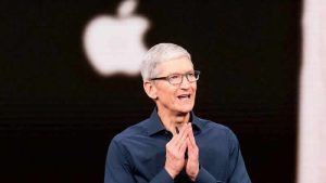 Apple CEO’su Tim Cook’un yıllık geliri dudak uçuklattı