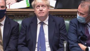 Boris Johnson kısıtlamalar döneminde partiye katıldığı için özür diledi