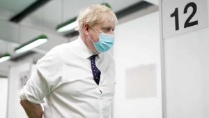 Boris Johnson’dan ‘kısıtlamalar artacak mı’ sorusuna net cevap