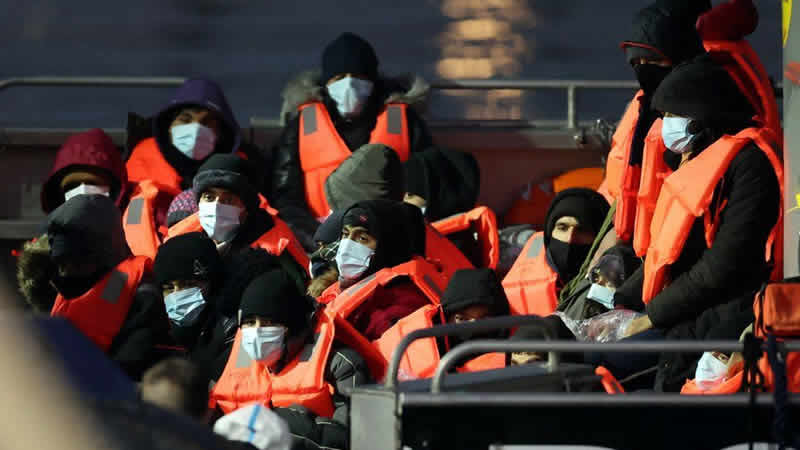 İngiliz ordusu kaçak göçmen operasyonlarını devralmaya hazırlanıyor