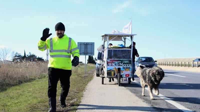 İngiltere’den hac için yürüyerek yola çıkan Iraklı İstanbul’da
