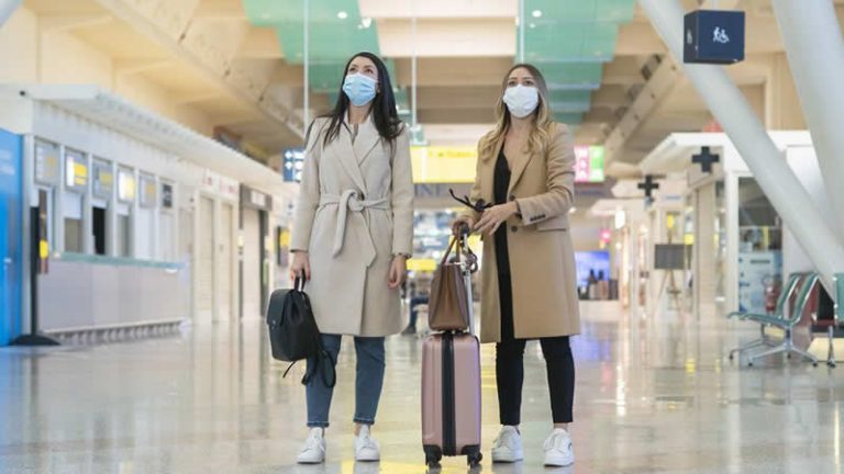 İngiltere’ye gelen tam aşılı yolcuların Covid testi yapmasına gerek kalmayacak