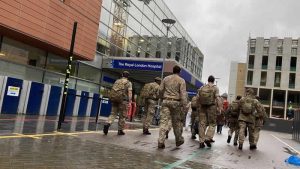 Londra’da Omicron mücadelesine silahlı kuvvetler de katıldı