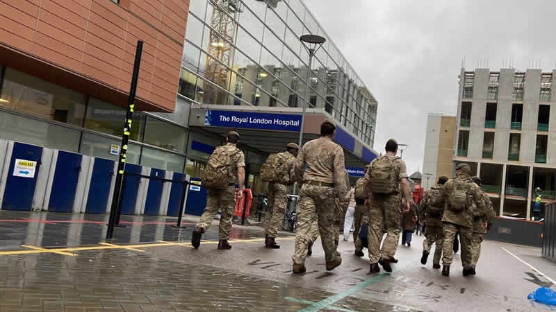 Londra’da Omicron mücadelesine silahlı kuvvetler de katıldı