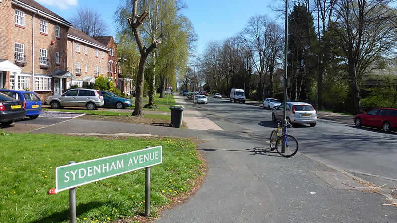 Londra’da oğlunu rakip çete üyesini öldürmeye zorlayan anneye müebbet