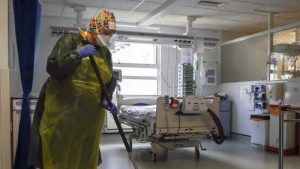 Londra’da yüzlerce hastane çalışanı maaş için grev yapacak