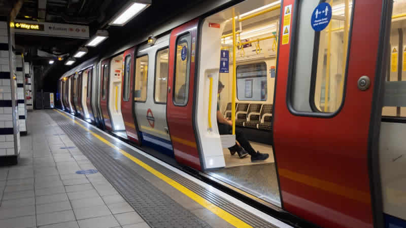 Londra’nın en yoğun metro hatlarından biri dört aylığına kısmen kapatıldı