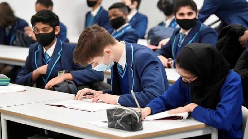 Omicron: Ortaokul öğrencilerine dönem başlamadan önce test yapılacak