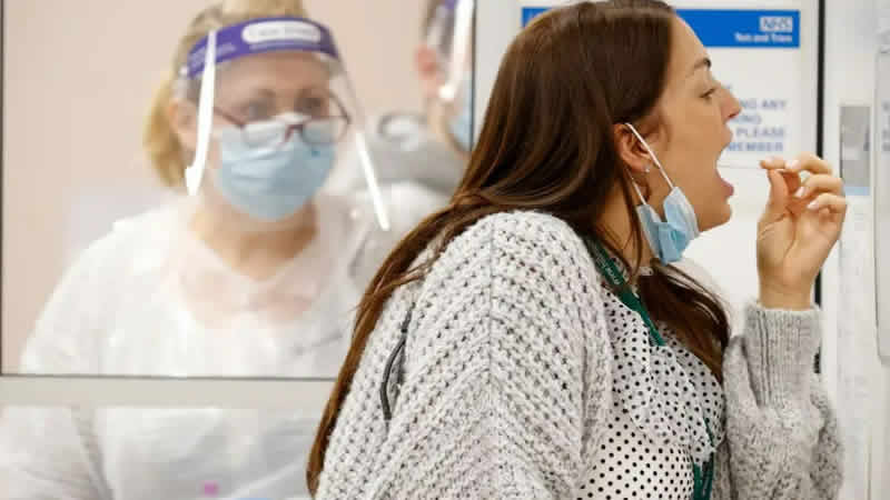 Omicron varyantına yakalananların üçte ikisi daha önce Covid geçirmiş