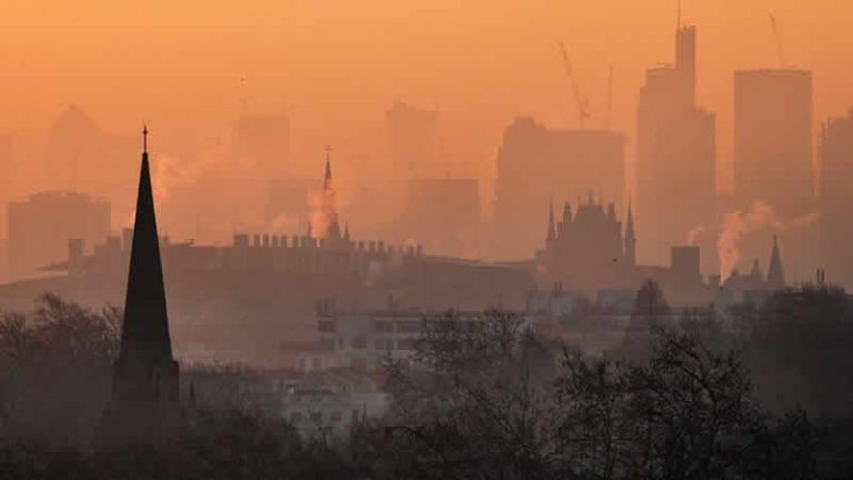 Sadiq Khan: “Londra’da hava kirliliği halk sağlığını tehdit ediyor”