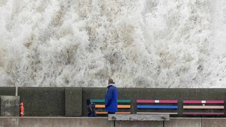 Birleşik Krallık’ta Eunice Fırtınası için ikinci kırmızı alarm!