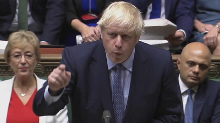 Boris Johnson tüm Covid-19 kısıtlamalarının sona ereceği tarihi açıkladı