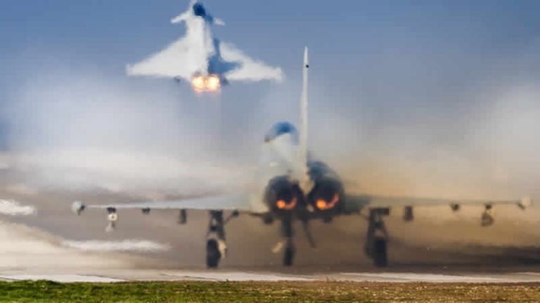 İngiltere hava sahası Rus jetlerine kapatıldı