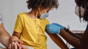 İngiltere’de, 5 – 11 yaşındaki çocuklara Covid aşısı önerilecek