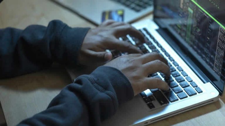 İngiltere’de dolandırıcılık davasında NFT’lere el konuldu