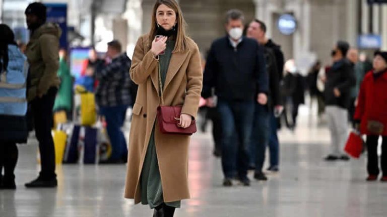 İngiltere’deki yürürlükteki tüm Covid-19 kısıtlamaları kaldırıldı