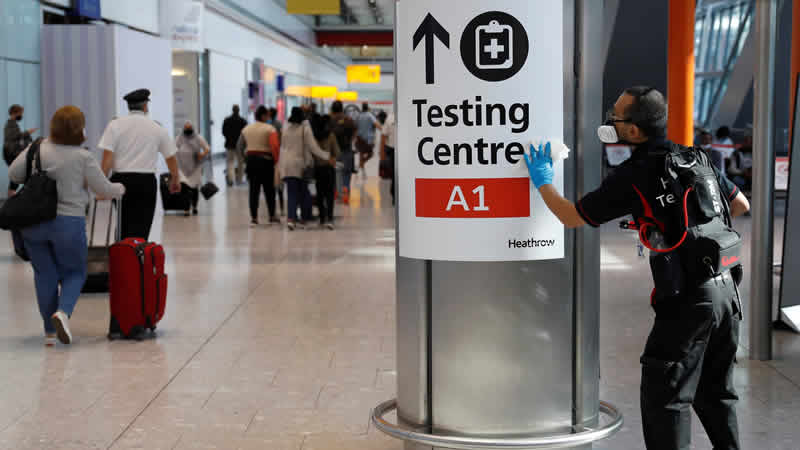 İngiltere’ye varışlarda PCR testi zorunluluğu kaldırıldı