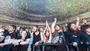 İskoçya’da Covid: Aşı pasaportları ve sınıfta maske kuralı sona erdi