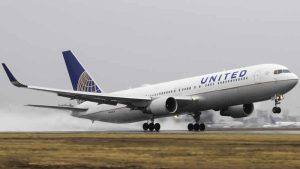 Londra uçağında tecavüz ile suçlanan bir adam göz altına alındı