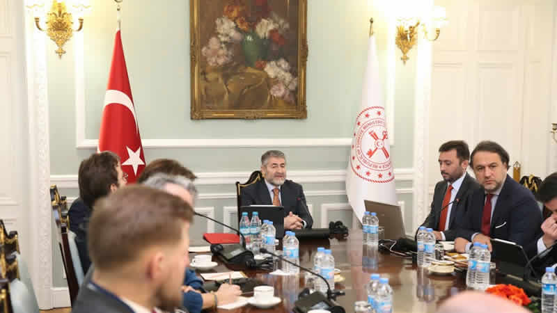 Maliye Bakanı Nebati, Londra’da bankacı ve yatırımcılarla bir araya geldi