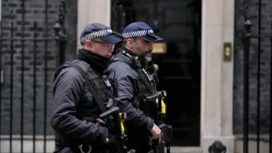 Polis yasaklı partilerle ilgili Boris Johnson’ın kapısını çaldı